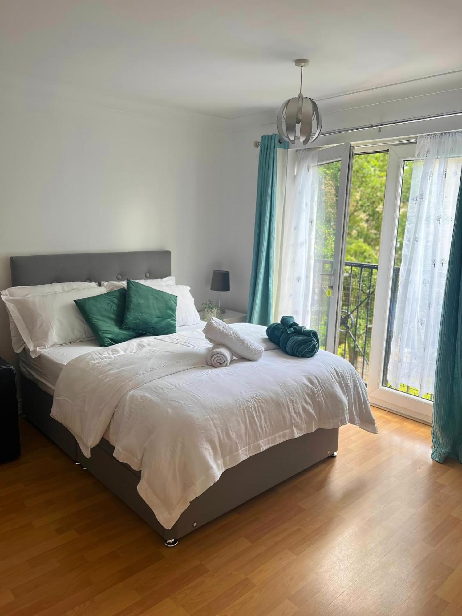 Luxury Rooms And An En-Suite Room With Free Wi-Fi Clarendon Way 콜체스터 외부 사진