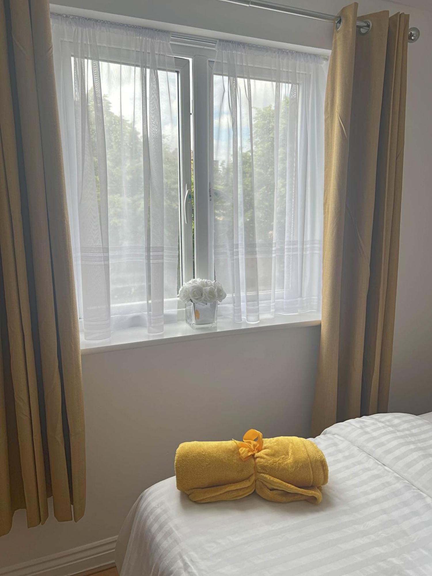Luxury Rooms And An En-Suite Room With Free Wi-Fi Clarendon Way 콜체스터 외부 사진
