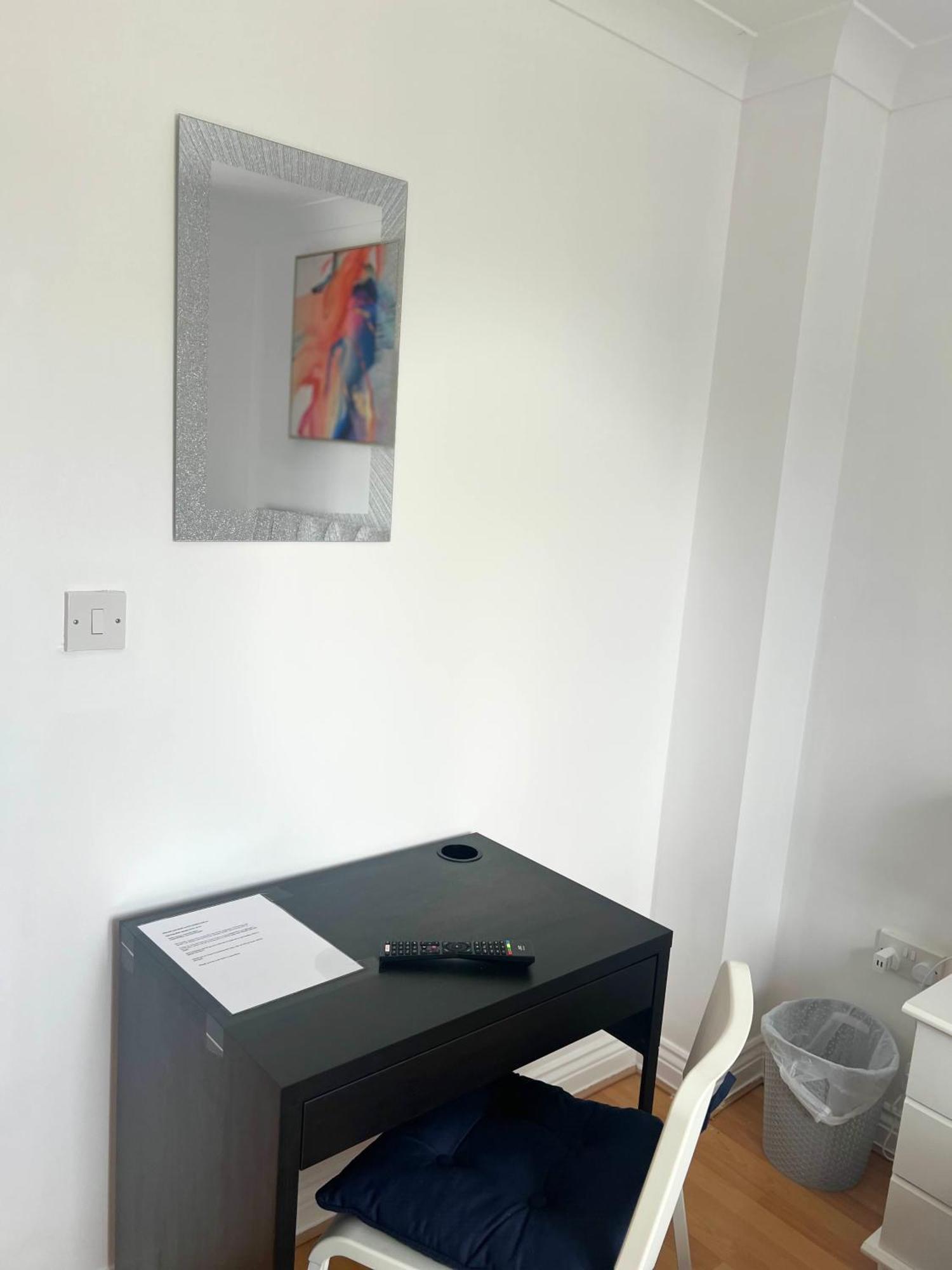 Luxury Rooms And An En-Suite Room With Free Wi-Fi Clarendon Way 콜체스터 외부 사진