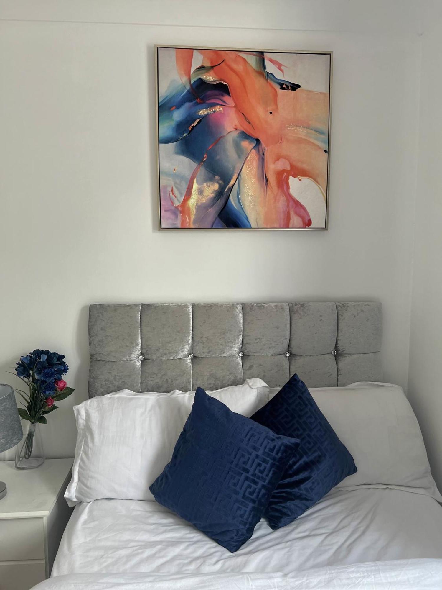 Luxury Rooms And An En-Suite Room With Free Wi-Fi Clarendon Way 콜체스터 외부 사진
